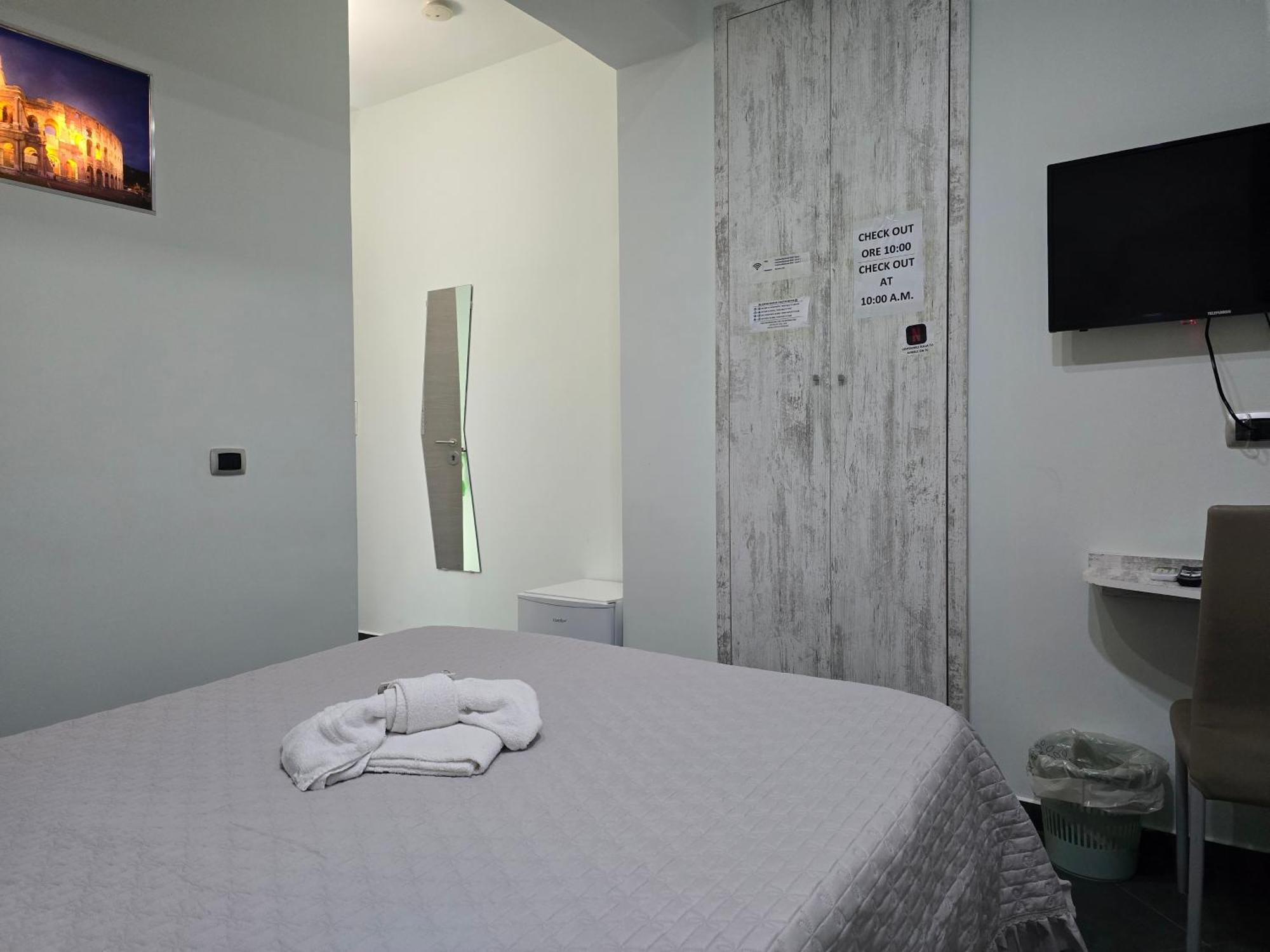 Nazionale Dream Hotel Napoli Bagian luar foto