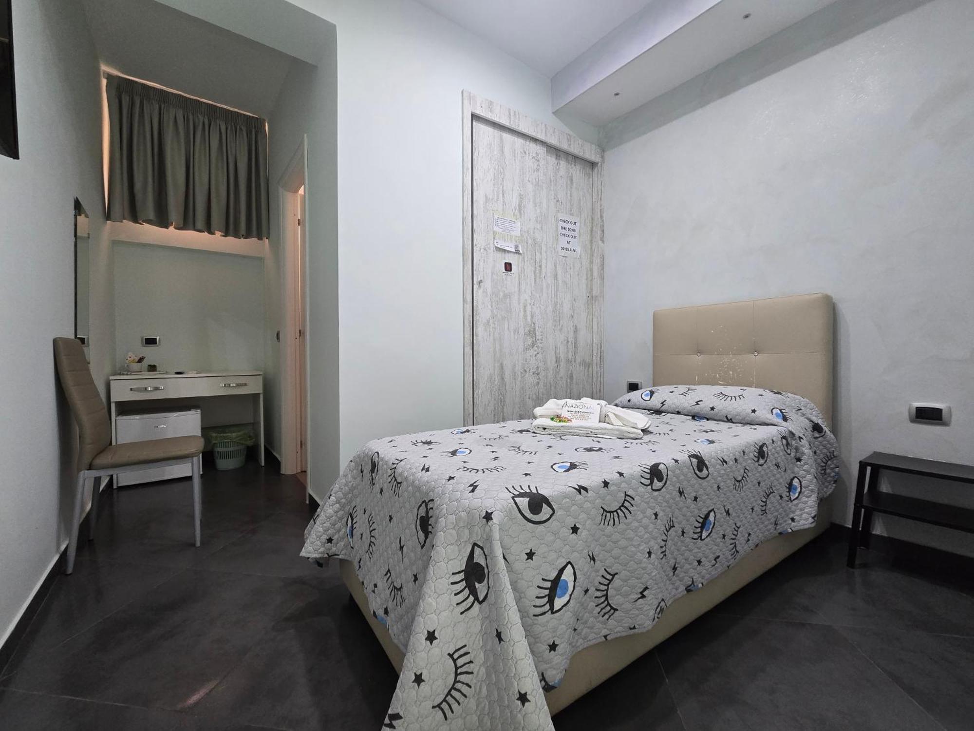 B&B Nazionale Napoli Bagian luar foto